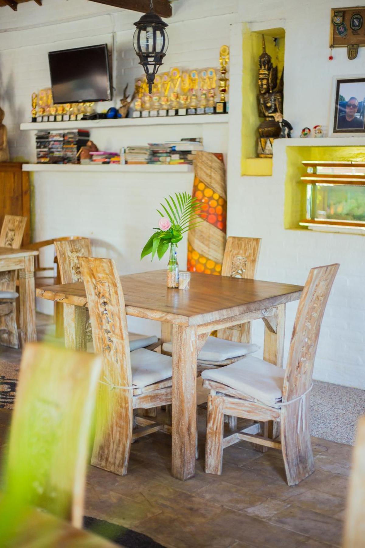 Deutsches-Eck Rikesti Hotel โลวินา ภายนอก รูปภาพ