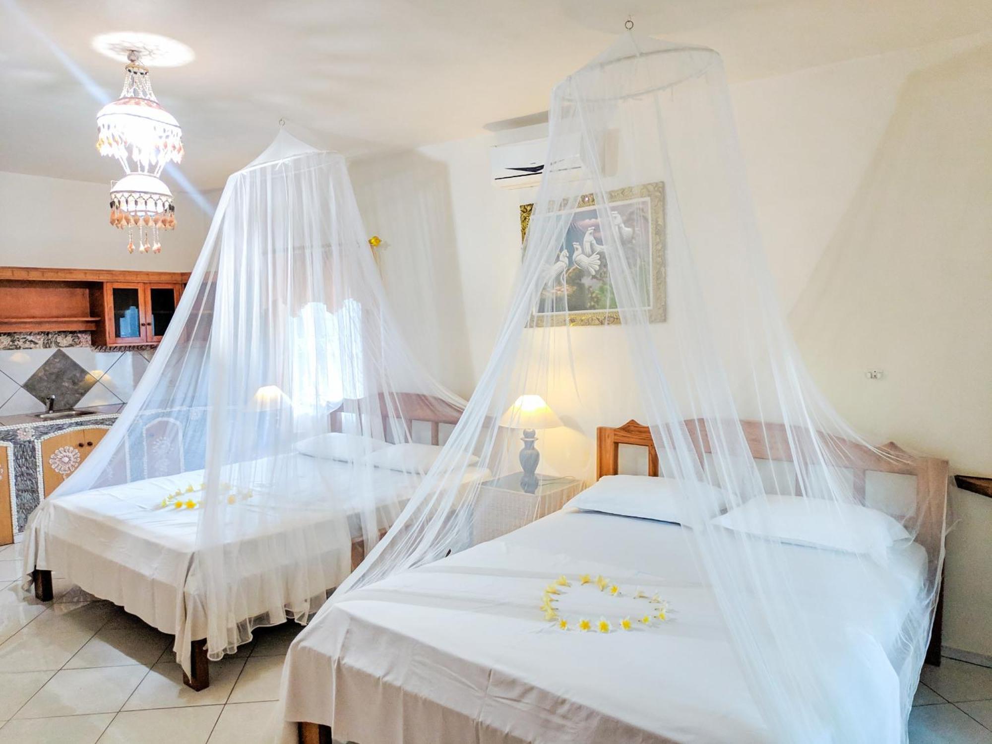 Deutsches-Eck Rikesti Hotel โลวินา ภายนอก รูปภาพ